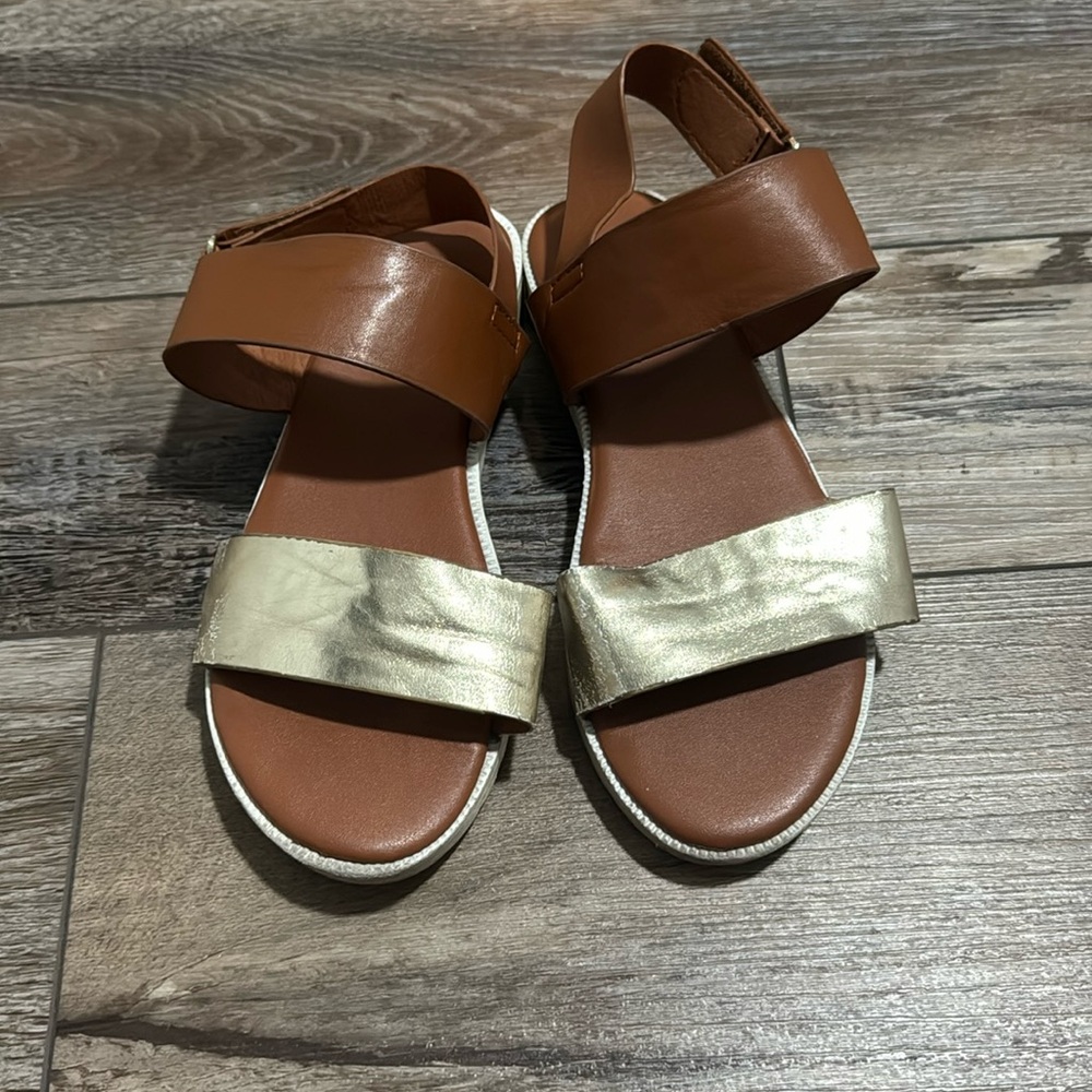 Girls Gold Sandals Size 2.5